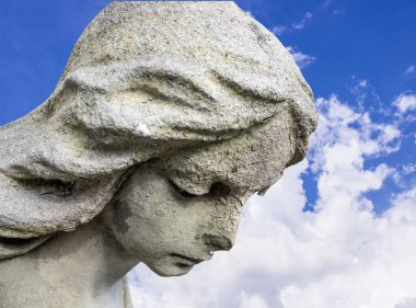 Büyük kanatları ile güzel melek. Koruyucu melek. Melek savior