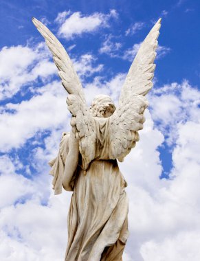 Büyük kanatları ile güzel melek. Koruyucu melek. Melek savior