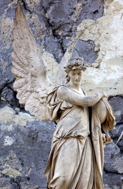 Büyük kanatları ile güzel melek. Koruyucu melek. Melek savior