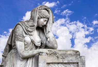 Aziz Meryem Ana heykeli