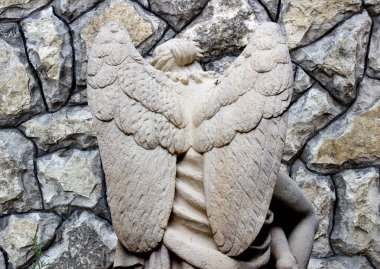 Büyük kanatları ile güzel melek. Koruyucu melek. Melek savior