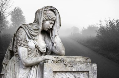 Aziz Meryem Ana heykeli