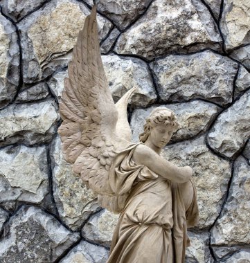 Büyük kanatları ile güzel melek. Koruyucu melek. Melek savior