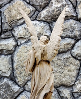 Büyük kanatları ile güzel melek. Koruyucu melek. Melek savior