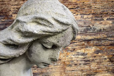 Büyük kanatları ile güzel melek. Koruyucu melek. Melek savior