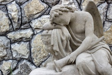 Büyük kanatları ile güzel melek. Koruyucu melek. Melek savior