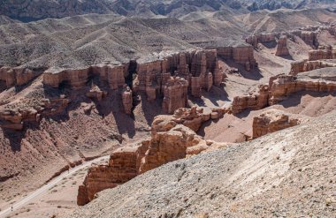 Kazakistan'ın Çarın Kanyonu