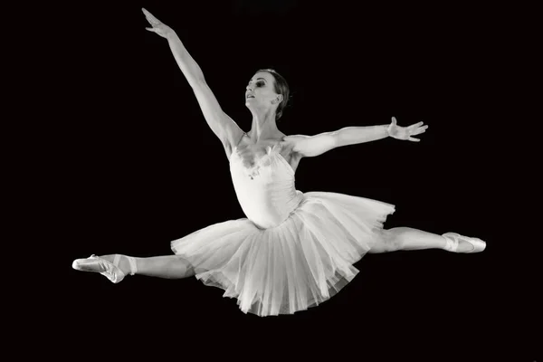 Tancerka Baletowa Czarnym Tle Tancerka Pozycji Tanecznej — Zdjęcie stockowe