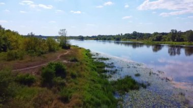 Polonya 'daki Narew Nehri, İHA' dan ateş açıldı.