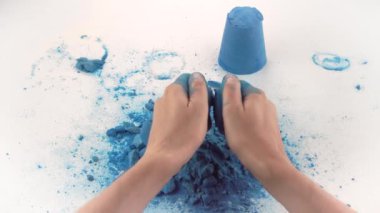 ASMR kabartma tozu ezmesi. Çok tatmin edici ve rahatlatıcı kabartma tozu ASMR videosu. ASMR ses. SMR Kabartma Soda Ezici Düzenleme.