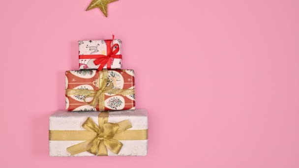 Creative Christmas Tree Shape Made Christmas Gifts Golden Star Top — Vídeo de stock