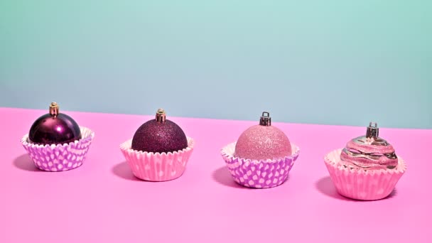 Stop Motion Pastel Pink Ornaments Morphing Roxo Escuro Cupcake Baskets — Vídeo de Stock