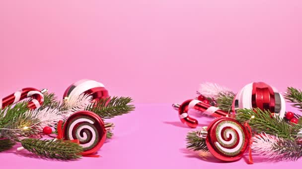 Candy Delight Christmas Ornaments Pine Branches Twinkling Lights Inglés Detener — Vídeo de stock