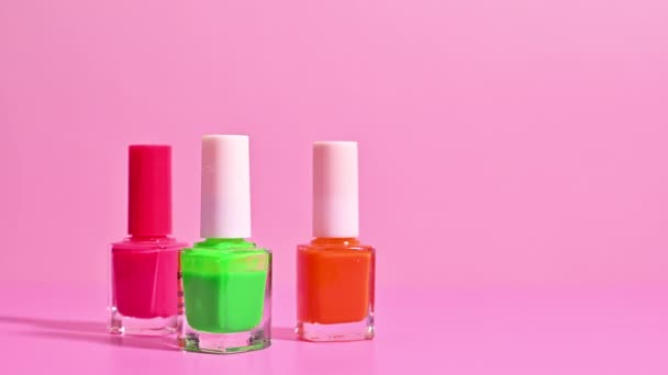 Stop Motion Showcase Vibrant Nail Polish Hues Pastel Pink — Vídeo de Stock