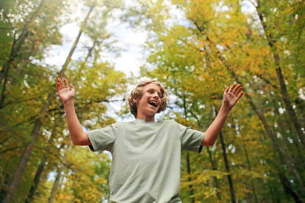 Happy Teen Boy Smiling Has His Hands Air Joy Hikes — Stock Photo, Image