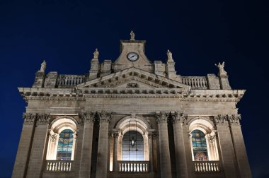 Gece Azize Mary Kilisesi.