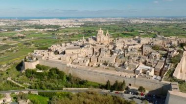 Mdina şehrinin hava aracı görüntüsü, Malta 'nın eski başkenti
