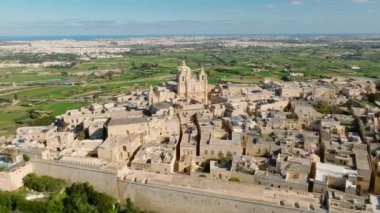 Mdina şehrinin hava aracı görüntüsü, Malta adasının eski başkenti