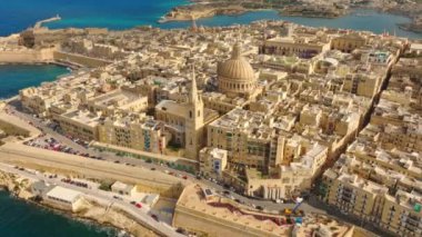 Valletta şehrinin hava aracı görüntüsü - Malta adasının başkenti. Avrupa