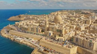 Valletta şehrinin havadan görünüşü - Malta 'nın başkenti 