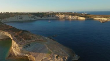 Hofriet Penceresi - doğa penceresi, St. Peter 's Havuzu yakınında, Malta adası