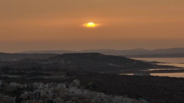 Malta adasında gün batımı, güneş batışı