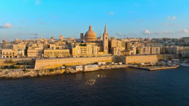 Valletta şehrinin hava aracı görüntüsü. Malta adasının başkenti