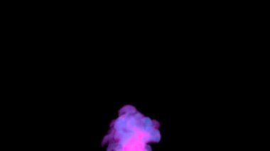 Renkli duman yükseliyor. Hafif bir duman dağılımı. Pembe-mavi ve mor duman. Video içeriği için 3 boyutlu animasyon. Video efektleri ve geçişleri.