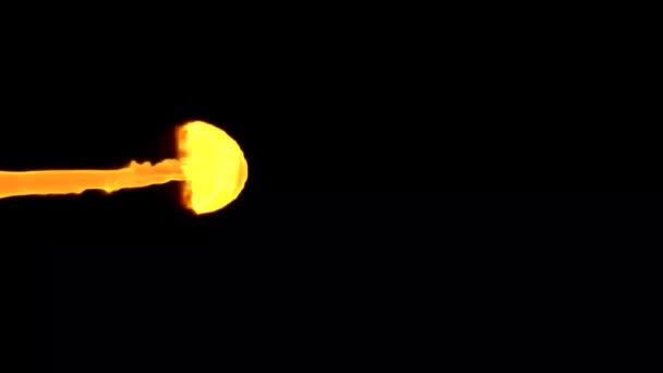 Большое Пылающее Пламя Черном Фоне Визуализация Огненный Взрыв Поток Огня — стоковое видео