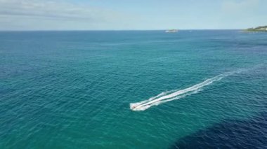Açık Okyanusta Hızlı Jetski Yarışı 