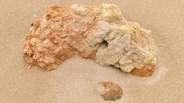 Altın Kumlar ve Görkemli Kaya oluşumları 