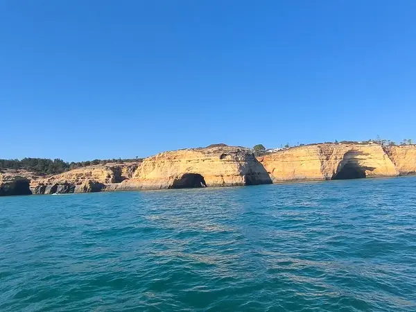 Taş oluşumlu Tranquil Körfezi