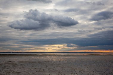 Thames nehri boyunca gün batımı, Essex, İngiltere, Birleşik Krallık