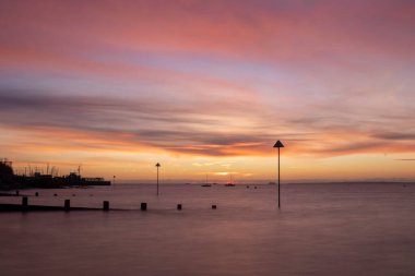 Old Leigh 'de gün doğumu, Leigh-on-Sea, Southend-on-Sea yakınlarında, Essex, İngiltere, Birleşik Krallık