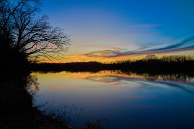 Dusk on Cane Creek. Dardanell Gölü 'nün bir kolu..