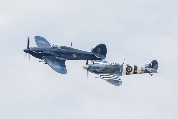 Spitfire Hurricane Battle Britain Memorial Flight Φωτογραφία Σχηματισμό Στο Southport — Φωτογραφία Αρχείου