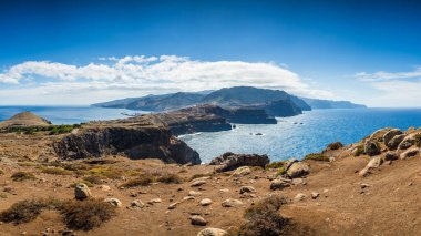 Ponta do Rosto 'nun batı ucundan Madeira' ya bakıyorum.