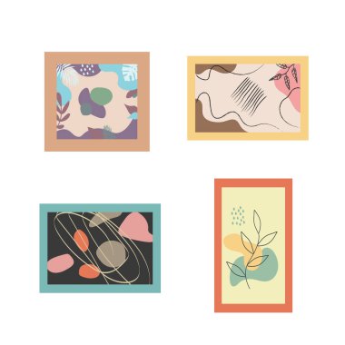 Boho tarzı duvar sanatı doğal oturma odasında.