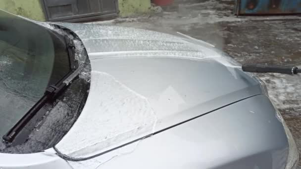 Limpeza Carro Gelo Aderindo Após Chuva Geada Com Jato Água — Vídeo de Stock