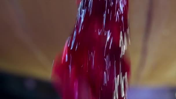 Weinfabrik Belüftung Von Traubensaft Während Der Weinherstellung Einem Weinkeller Weingut — Stockvideo