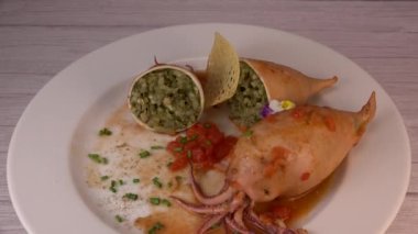 ÇALIŞMA, RIZOTTO VE SPINACH PESTO, Ev yapımı domates sosu, yüksek kaliteli video