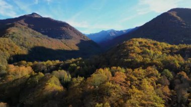 Dağ aracı manzarası, Seintein, la Parade, Ariege, Fransa. Yüksek kalite 4k görüntü