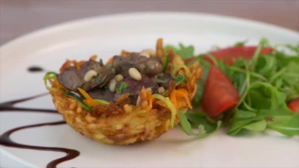Recipe Poultry Giblets Nest Fried Potatoes Rocket Tomato Salad High — Stock Video