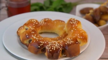 Halep 'li Tarif Maarouk, tarih yapıştırıcılı yumuşak brioche, yüksek kaliteli video