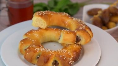 Halep 'li Tarif Maarouk, tarih yapıştırıcılı yumuşak brioche, yüksek kaliteli video