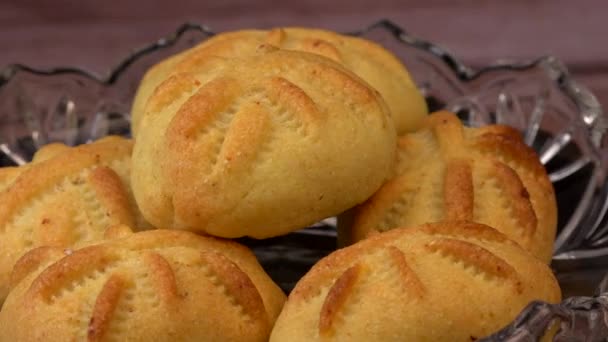 Традиционное Маамульское Мамульское Печенье Финиками Орехами Джемом Арабские Сладости Aid — стоковое видео