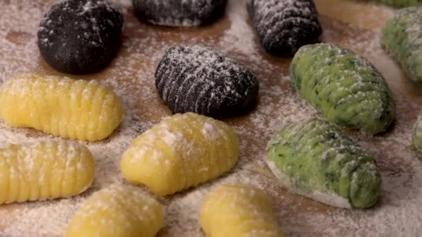 Veelkleurige Gnocci Aardappel Peru Italiaans Eten Zelfgemaakt Hoge Kwaliteit Foto — Stockvideo