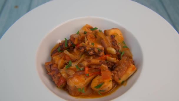 Recipe Octopus Provencal Style Tomato Onion Garlic Red Pepper Parsley — Stock Video