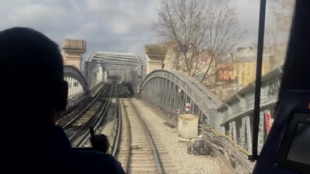 Comboio Metro Entrar Estação Paris França Trem Ferroviário Imagens Alta — Vídeo de Stock