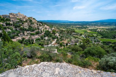Gordes, Vaucluse, Provence, Fransa köyüne bakın. Yüksek kalite fotoğraf